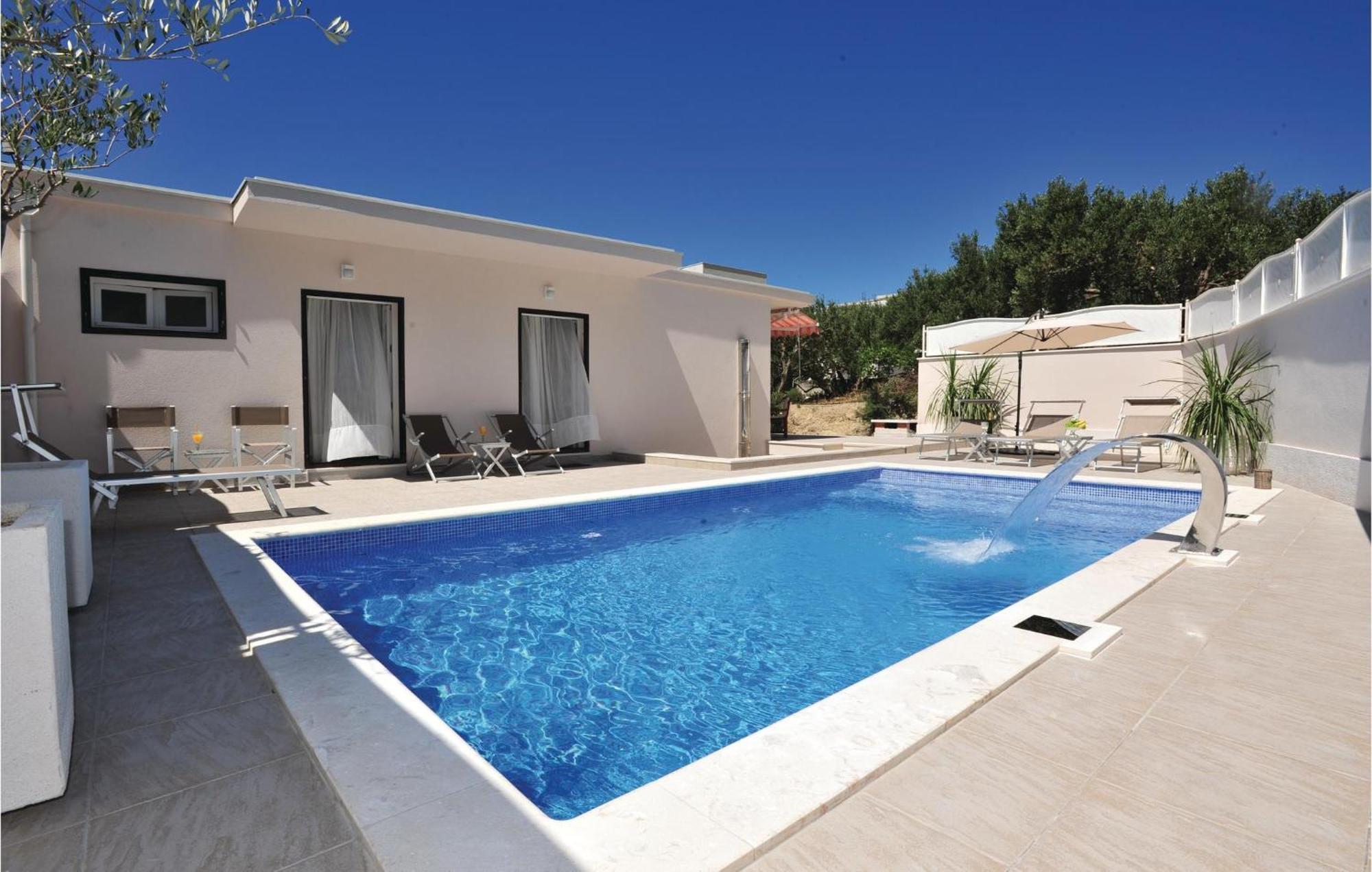 3 Bedroom Gorgeous Home In Makarska Kültér fotó