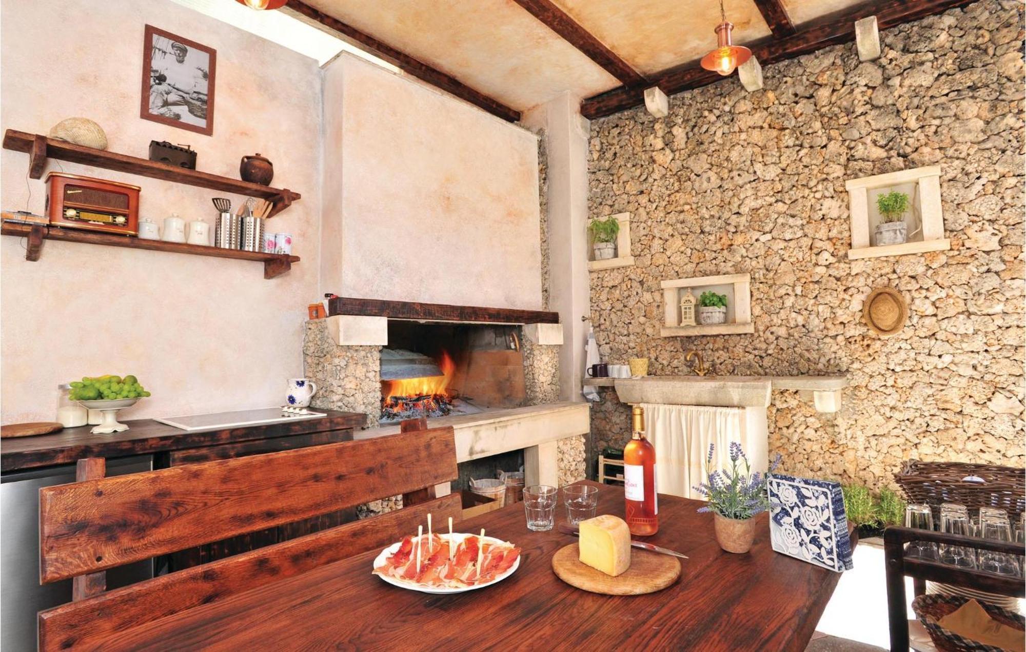 3 Bedroom Gorgeous Home In Makarska Kültér fotó