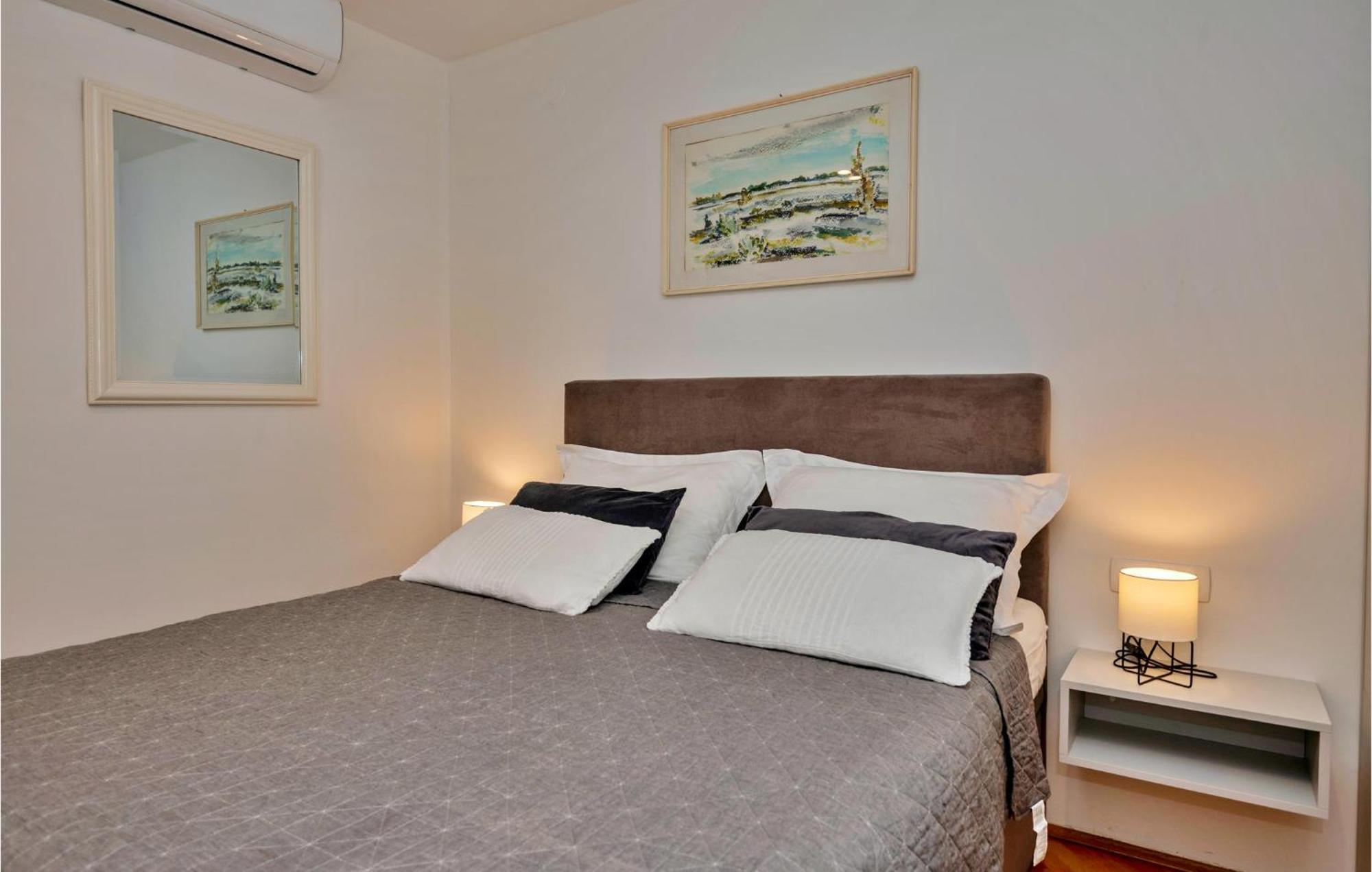 3 Bedroom Gorgeous Home In Makarska Kültér fotó
