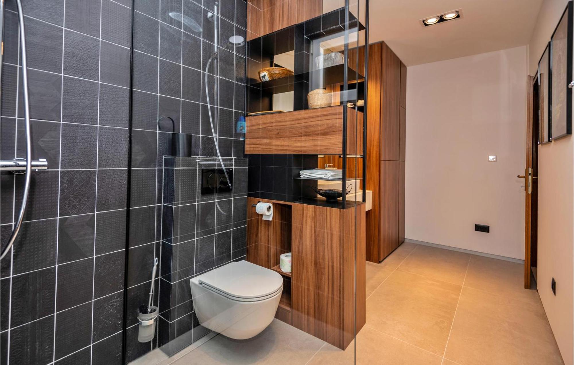 3 Bedroom Gorgeous Home In Makarska Kültér fotó