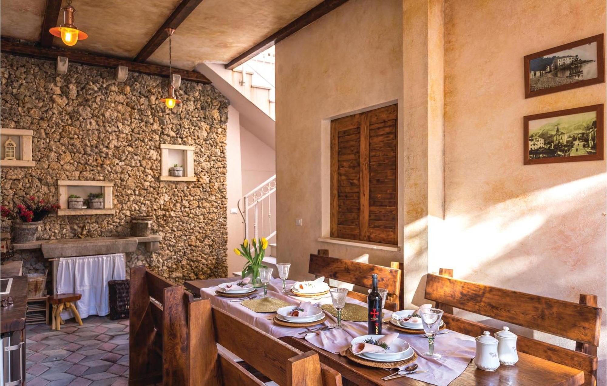 3 Bedroom Gorgeous Home In Makarska Kültér fotó