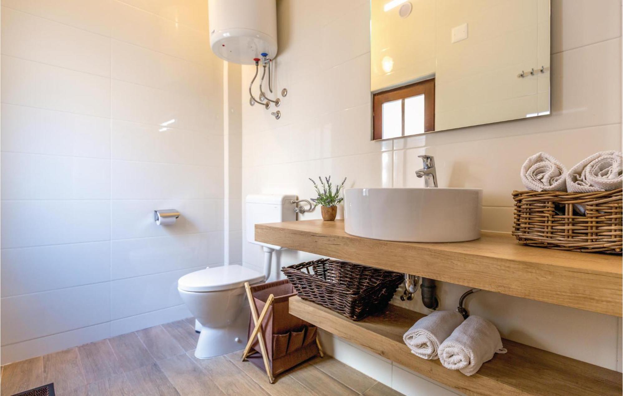 3 Bedroom Gorgeous Home In Makarska Kültér fotó
