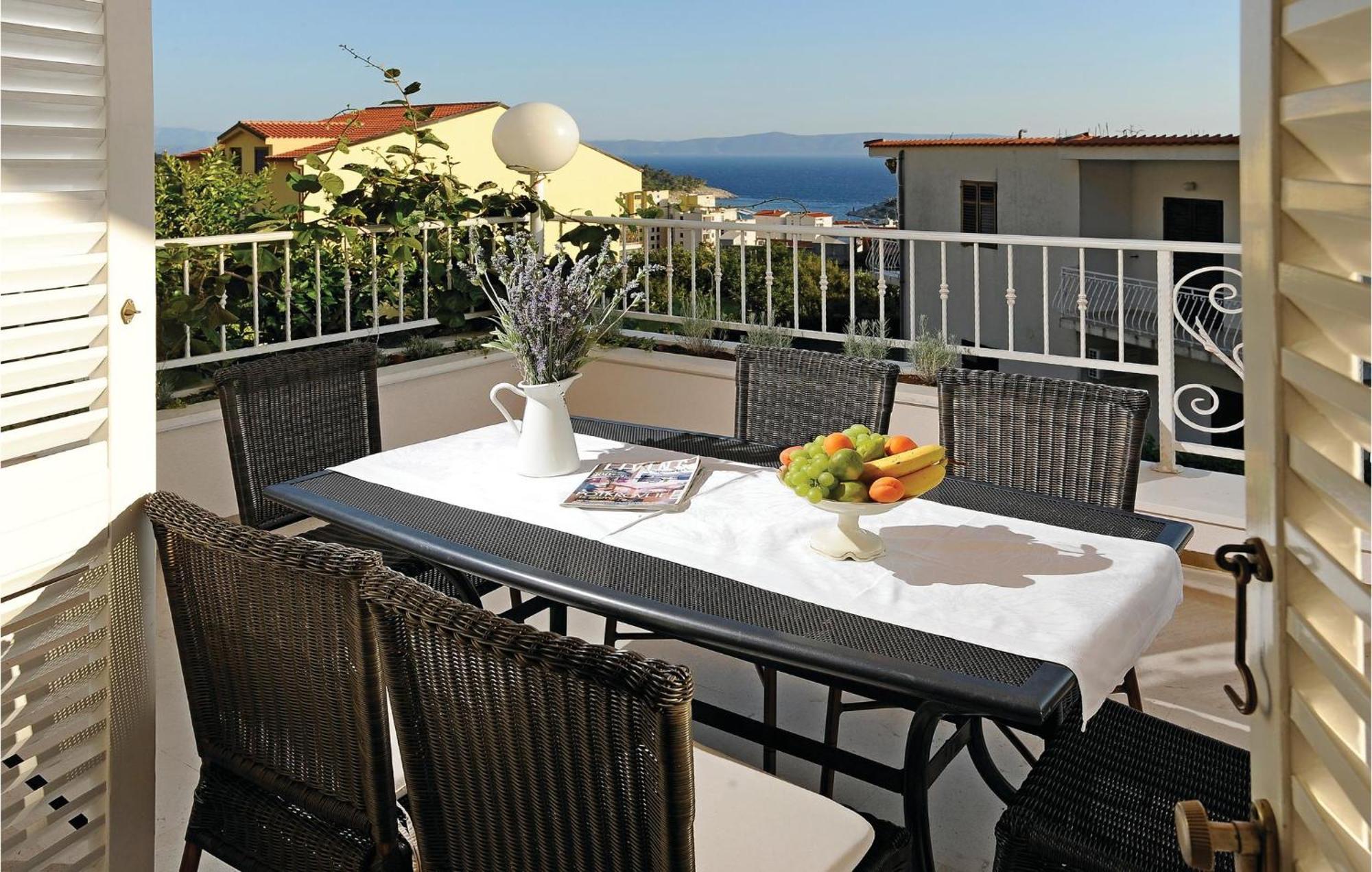 3 Bedroom Gorgeous Home In Makarska Kültér fotó
